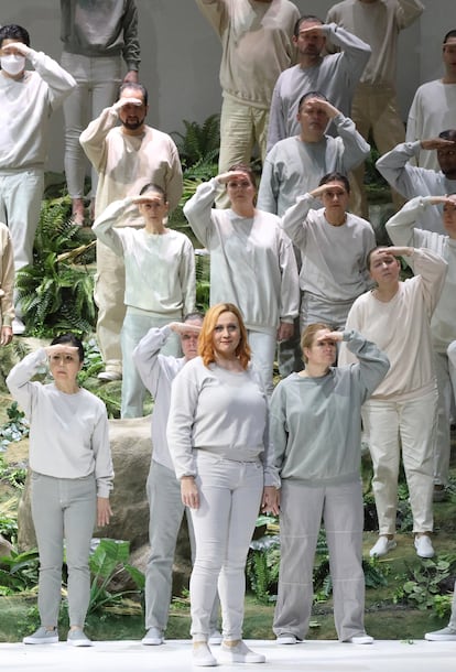 Anja Kampe (Ortrud), im ersten Akt von „Lohengrin“.