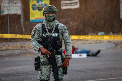 Un elemento del ejército, en Culiacán, Sinaloa, el 1 de abril de 2025.