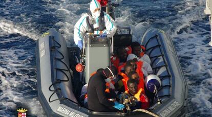 Rescate de inmigrantes en el mar Mediterráneo