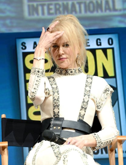 Nicole Kidman, compañera de reparto de Momoa en 'Aquaman', también llamó la atención por el estilismo que elegió para acudir a Comic-Con.