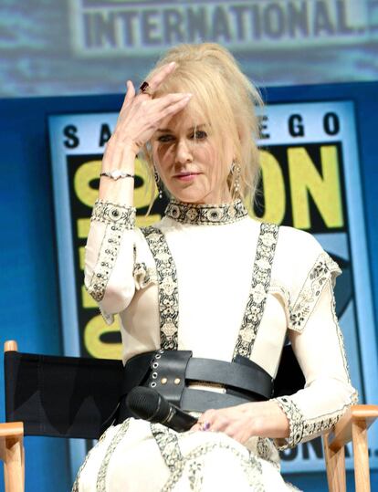 Nicole Kidman, compañera de reparto de Momoa en 'Aquaman', también llamó la atención por el estilismo que elegió para acudir a Comic-Con.