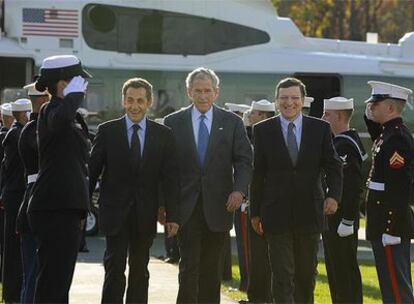 George W. Bush, José Manuel Durao Barroso y Nicolas Sarkozy durante su comparecencia en Camp David