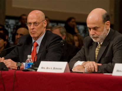 Henry Paulson, secretario del Tesoro de Estados Unidos, y Ben Bernanke, presidente de la Reserva Federal, en una comparecencia en el Senado, el 23 de septiembre, para explicar su plan de rescate.