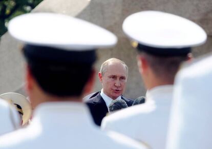 Vladímir Putin durante una ceremonia de la Armada rusa en San Petersburgo.