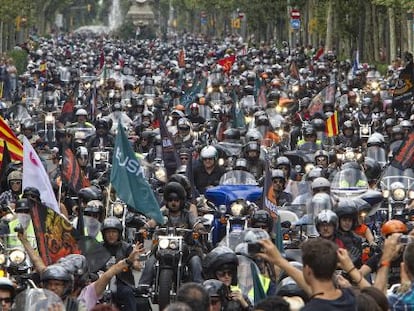 Miles de moteros recorrieron ayer las calles del centro de Barcelona.