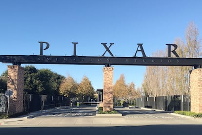 Entrada a las oficinas del estudio Pixar en California.
