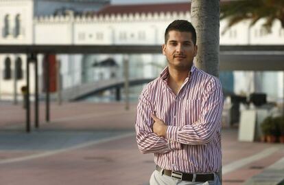 Enrique Juan, estudiante, en la plaza del Mar de Castellón.