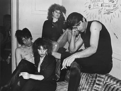 Retrato de los Cramps en el 'backstage' de la sala Tuts, en Chicago, el 26 de julio de 1980. I
