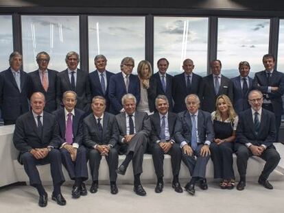 Foto de familia de foro Puente Aéreo.