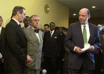 Los embajadores de Reino Unido (a la izquierda), de España (centro) y EE UU, durante su comparecencia en la ONU.