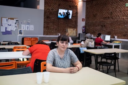 En la foto, Alexandra Escribano (37 años), en el Centro Abierto Geranios, en el distrito de Tetuán, donde ha pasado todo el confinamiento.