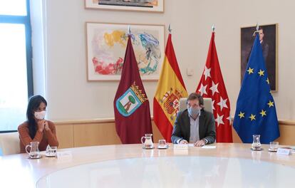 El alcalde de Madrid, José Luis Martínez-Almeida, y la vicealcaldesa, Begoña Villacís, mantienen una reunión con los portavoces de los grupos municipales.