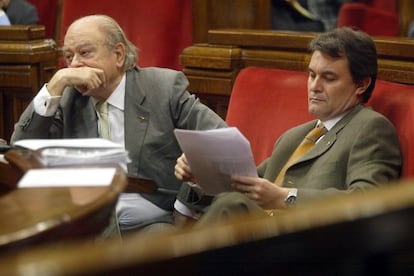 Jordi Pujol y Artur Mas, en un debate en noviembre de 2002.