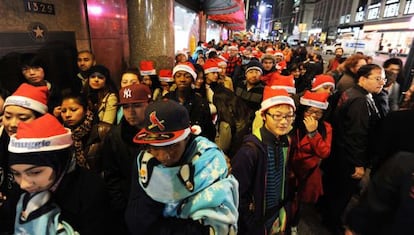 Colas en el &#039;Black Friday&#039; de 2011 en los almacenes Macy&#039;s de nueva York