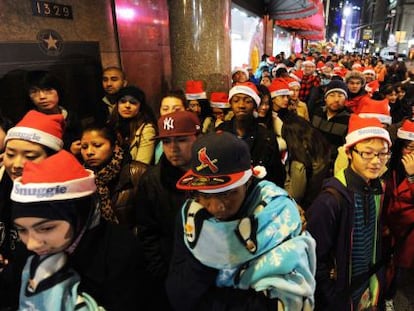 Colas en el &#039;Black Friday&#039; de 2011 en los almacenes Macy&#039;s de nueva York