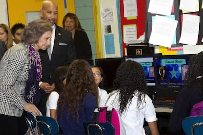 La Reina en un colegio del Bronx, el barrio más deprimido de la ciudad