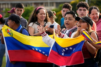 Venezolanos se concentraron en respuesta a la convocatoria de la lder opositora Mara Corina Machado y en apoyo a Edmundo Gonzlez Urrutia, en Brasilia. 