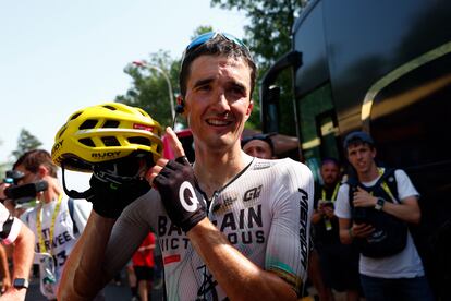 Pello Bilbao ha dedicado su victoria a Gino Mäder, ciclista que falleció en la Vuelta a Suiza. 