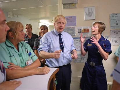 Boris Johnson, durante una visita al hospital The Princess Alexandra, este viernes en Harlow, al norte de Londres.