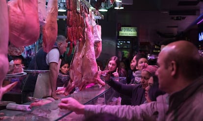 Una carnicería en el mercado Maravillas, en Madrid.