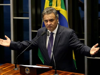 Aécio Neves, na tribuna do Senado.