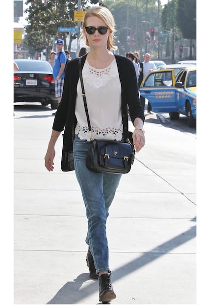 January Jones prefiere los botines de cordones.