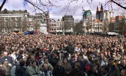 Miles de personas se manifiestan en La Haya.
