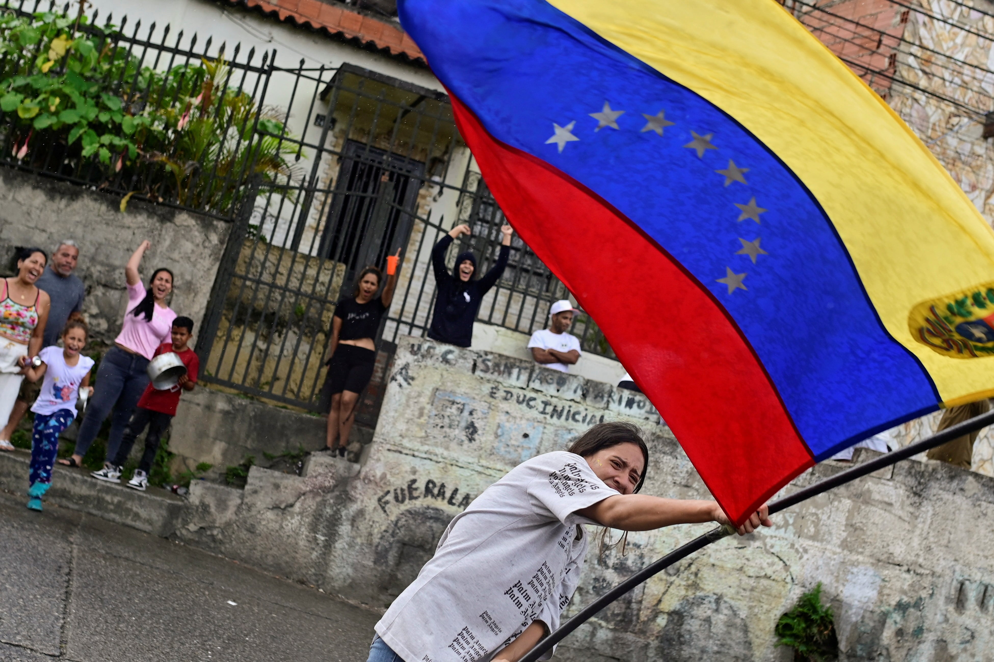 El mes que sacudió (de nuevo) a Venezuela: el chavismo se atrinchera y reprime la esperanza de cambio