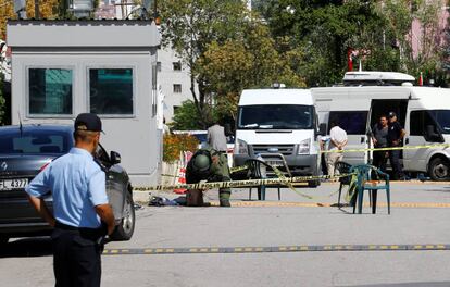 La policía acordona los alrededores de la Embajada de Israel en Ankara.