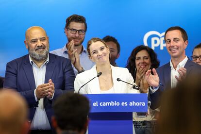 La presidenta del PP balear y candidata a la presidencia del Govern de Baleares, Marga Prohens, durante la rueda de prensa en Palma.