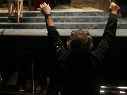 Ensayo general de <i>Tosca, </i>en el Teatro de la Maestranza de Sevilla en 2007.