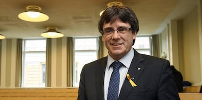 Carles Puigdemont durante sua viagem a Helsinque