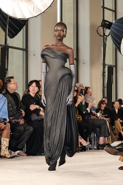 SCHIAPARELLI ALTA COSTURA O-I 2025/26 Desfile