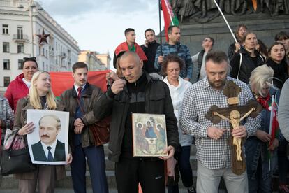 Partidarios de Lukashenko en una concentración en Minsk, el pasado viernes.