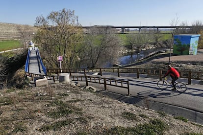 Punto donde termina la parte urbanizada del Parque Lineal del Manzanares, entre Villaverde Bajo y Perales del Río.