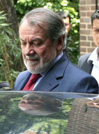 Jaime Mayor Oreja, después de asistir a un acto electoral.