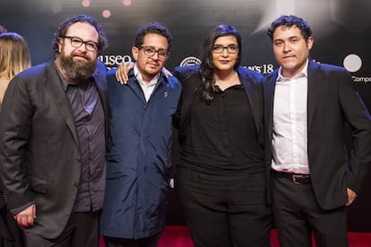 El equipo de la pelí­cula mexicana 'Cómprame un revolver' nominada a mejor dirección y que aborda el tema del narcotráfico en México.
