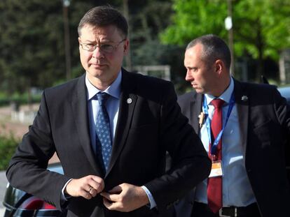 El vicepresidente económico de la CE, Valdis Dombrovskis, a su llegada al Ecofin informal en Sofía / AFP / EU Council Press
 
 