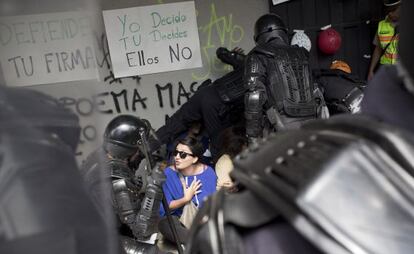 Desalojo de los ambientalistas en Jueves Santo.