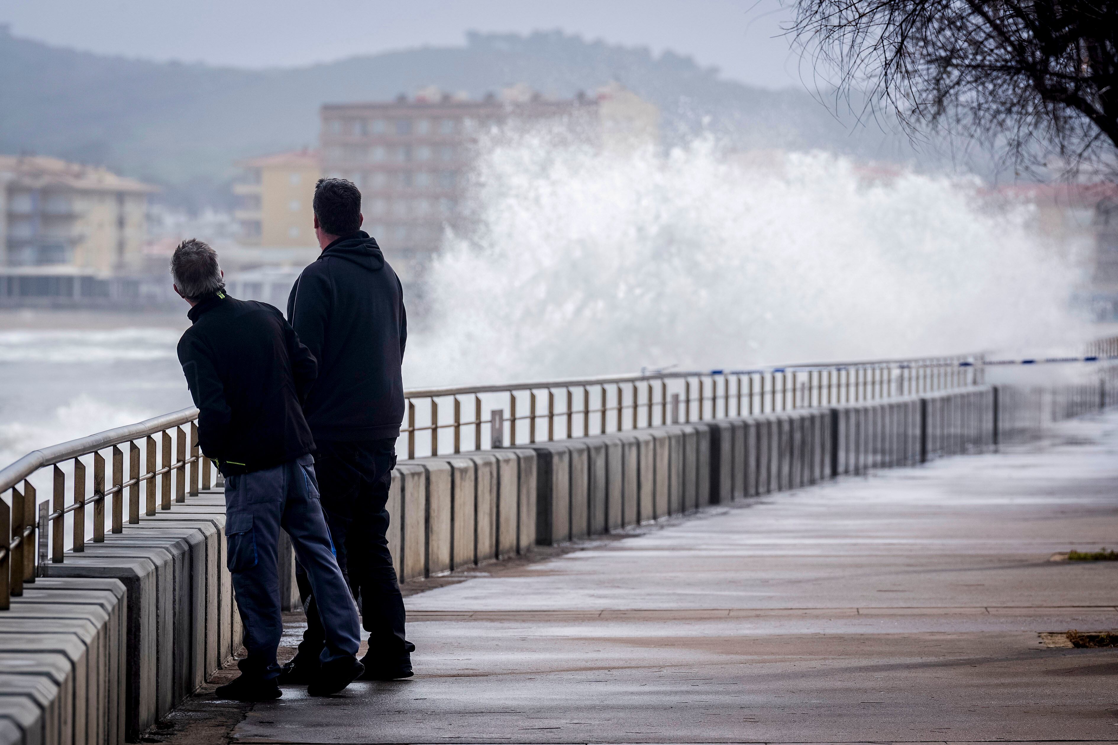 Protección Civil manda una alerta por riesgo de inundaciones en Cataluña y se suspenden las clases en comarcas de Girona