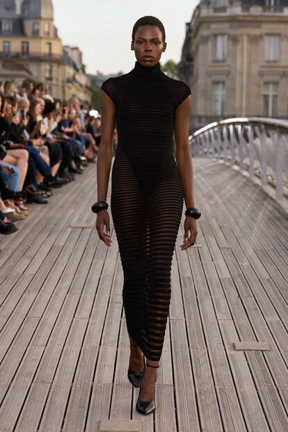 00031-alaia-spring-2024-ready-to-wear-credit-brand copia