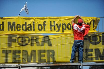 Manifestantes a favor de Dilma Rousseff, ayer en Brasilia