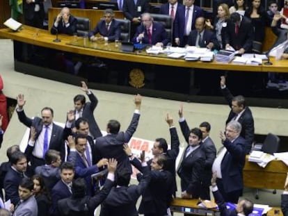 Deputados votam a PEC da Bengala.