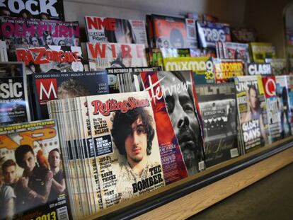 La revista &#039;Rolling Stone&#039;, con la pol&eacute;mica portada, en un quiosco norteamericano.