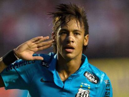 Neymar celebra su tercer gol ante el Sao Paulo.