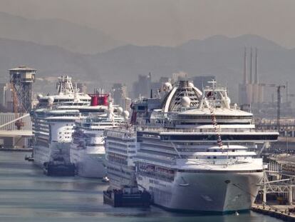 Cruceros en el puerto de Barcelona.