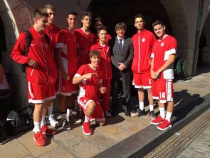 Puigdemont, este sábado, con un equipo júnior de baloncesto, en Girona