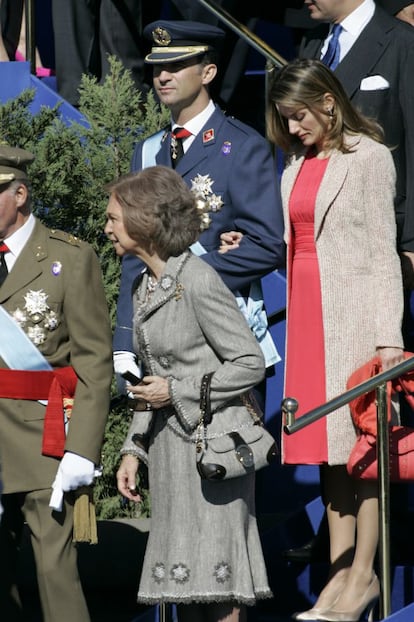 Doña Letizia, embarazada de su hija Sofía, en el día de la fiesta nacional de 2006.