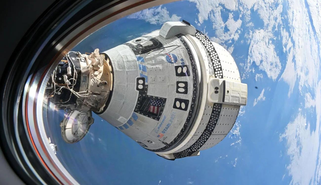 Nave Boeing Starliner en el espacio