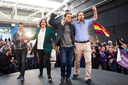 Lucía Martín, Ada Colau, Jaume Asens y Pablo Iglesias, en L'Hospitalet.